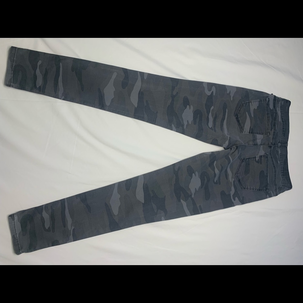 Democracy Ab Technology - image 2